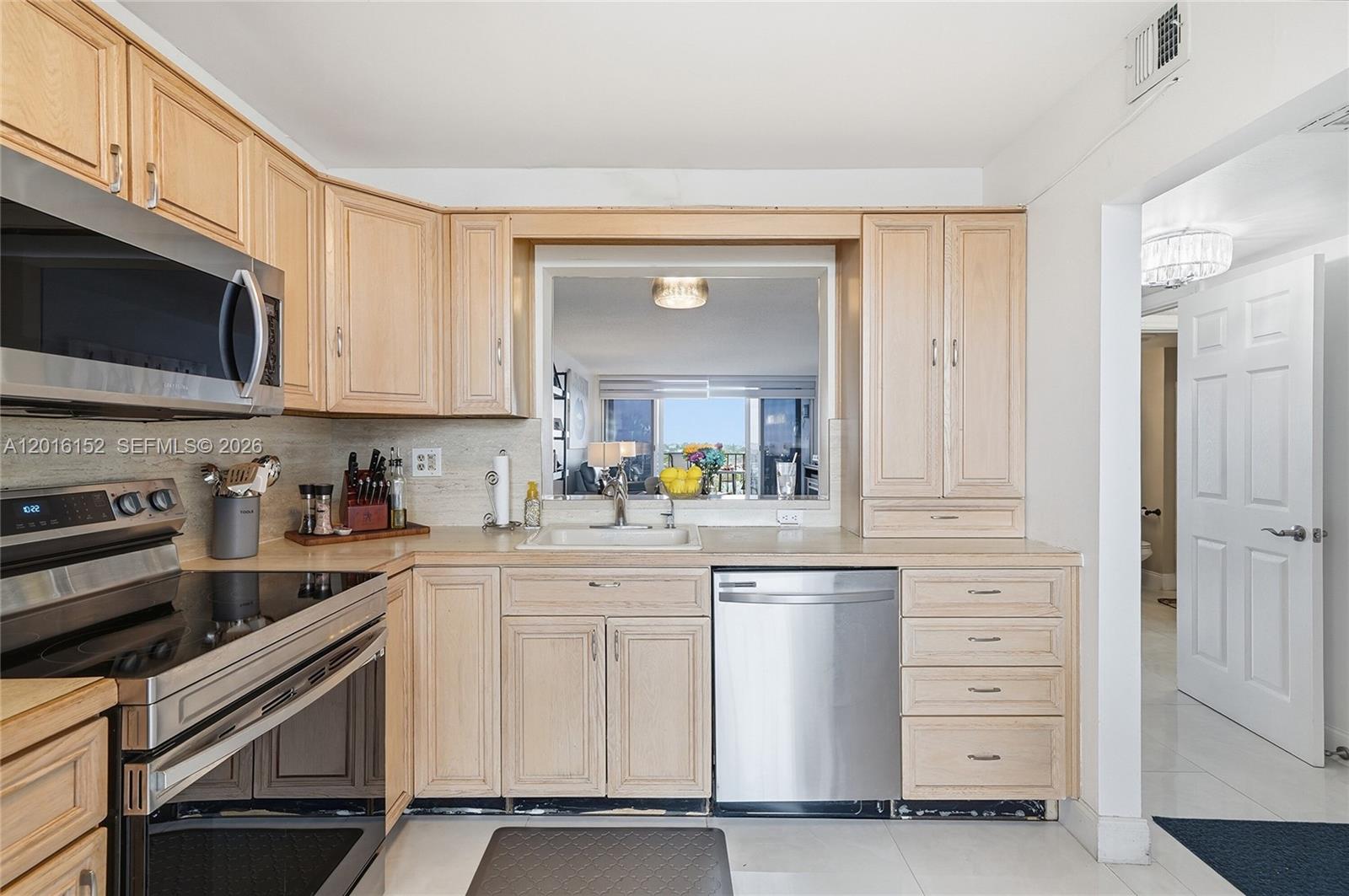 A12016152 Property Photo 5