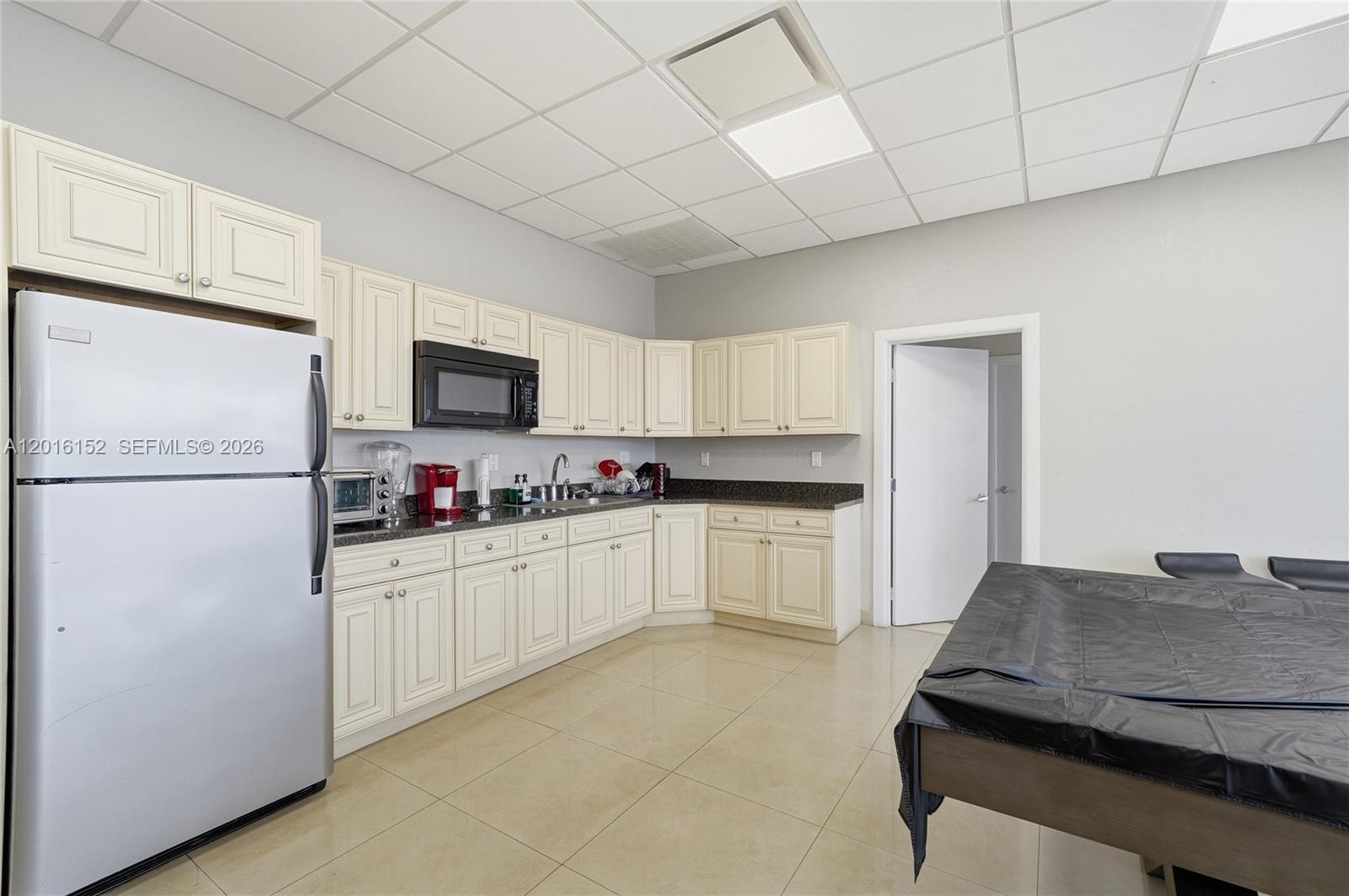 A12016152 Property Photo 31