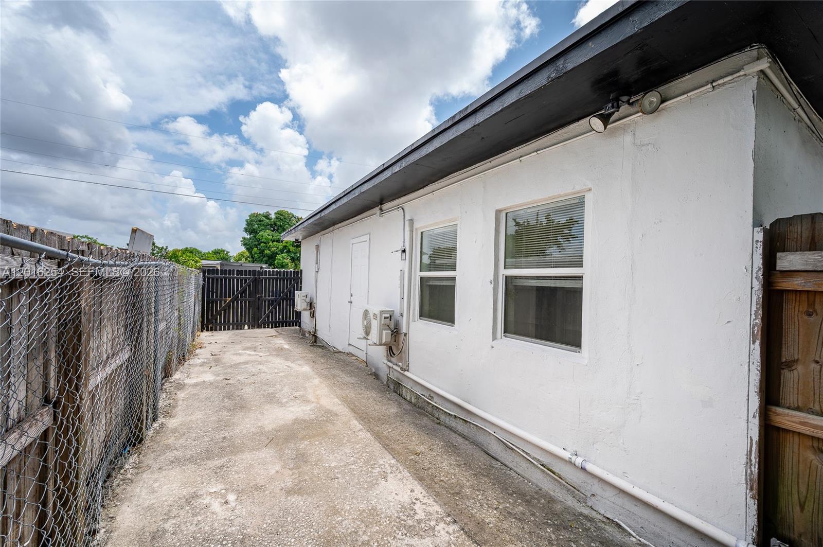 9050 Nw 31st Avenue 2 Property Photo 5