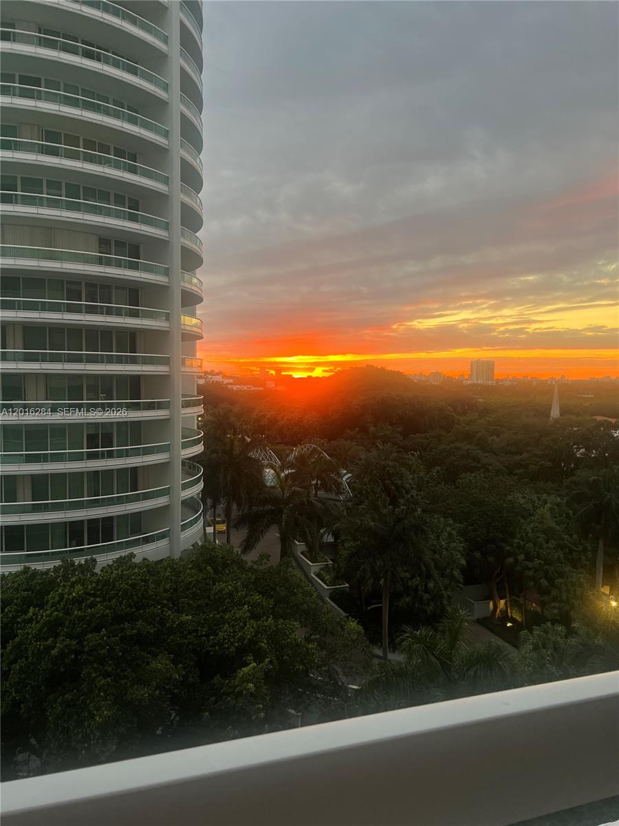 1627 Brickell Avenue 1204 Property Photo 4
