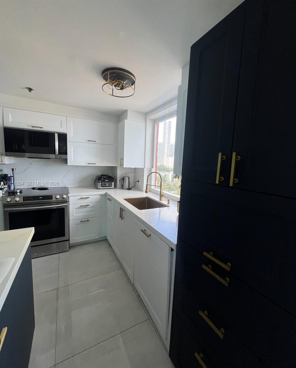 1627 Brickell Avenue 1204 Property Photo 14