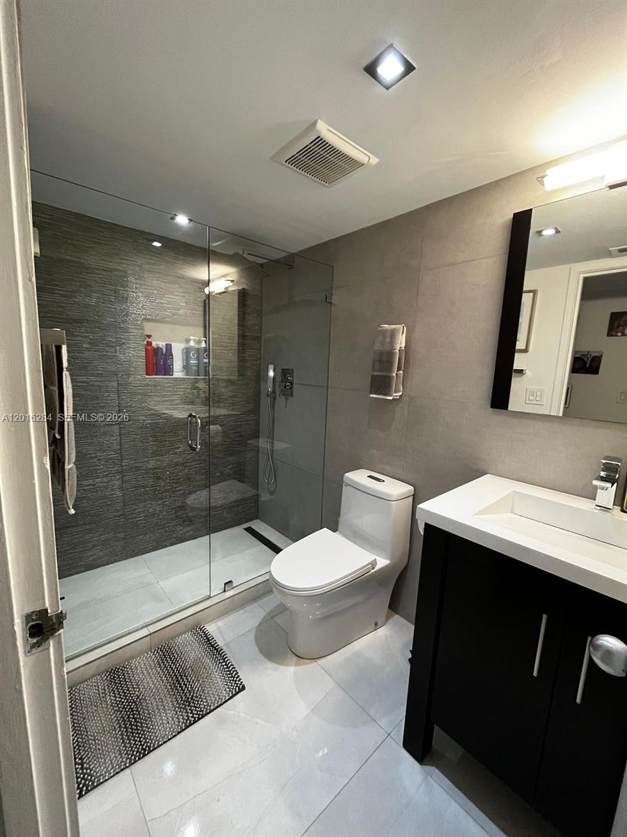 1627 Brickell Avenue 1204 Property Photo 17