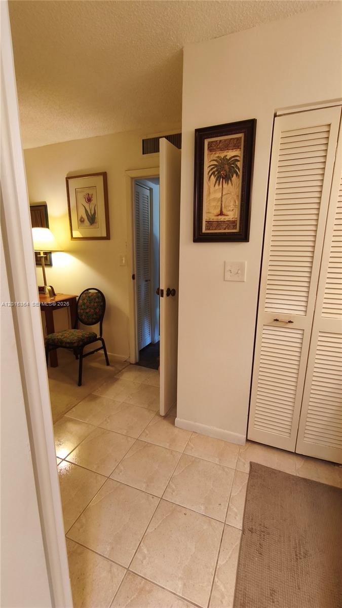 6100 S Falls Cir Drive 404 Property Photo 22