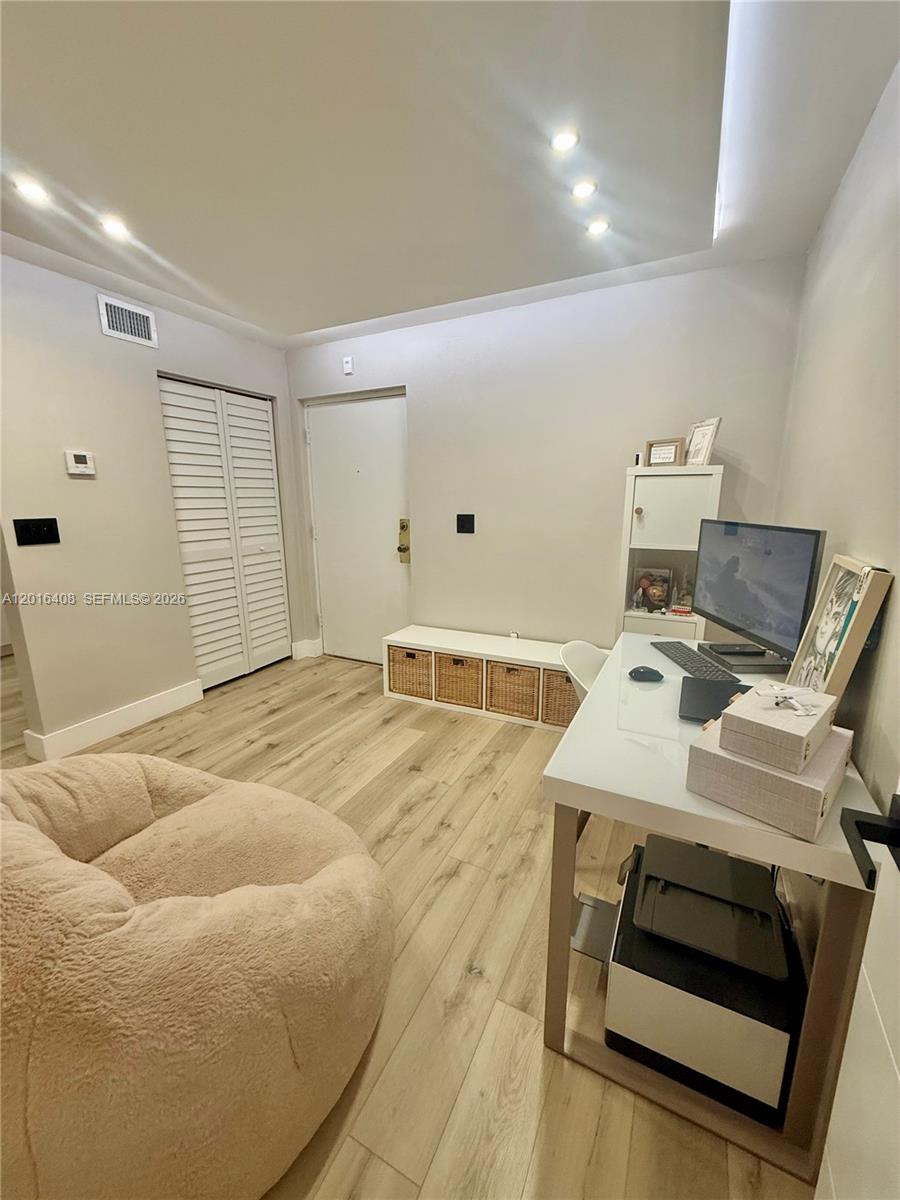 A12016408 Property Photo 4