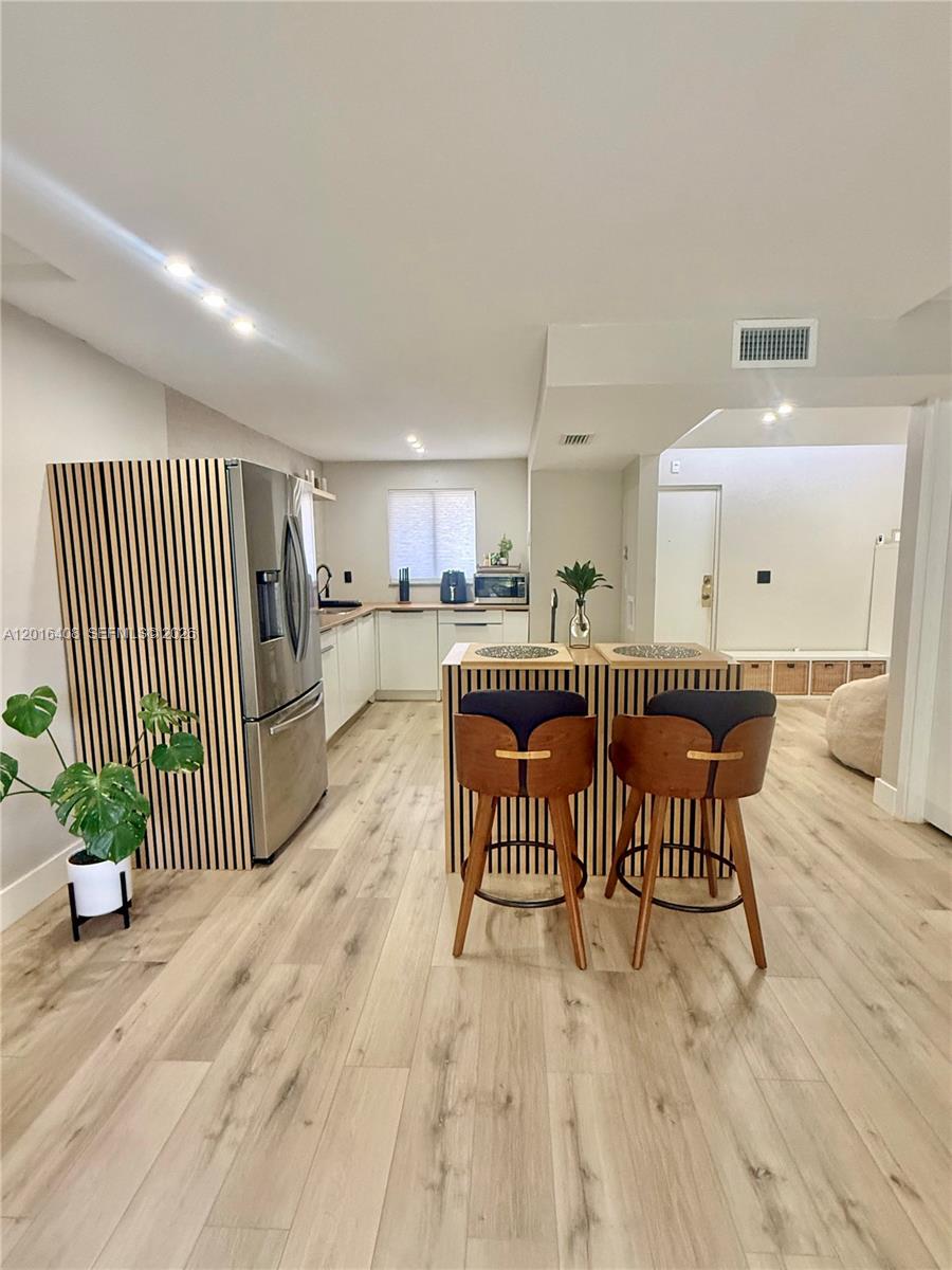 A12016408 Property Photo 6