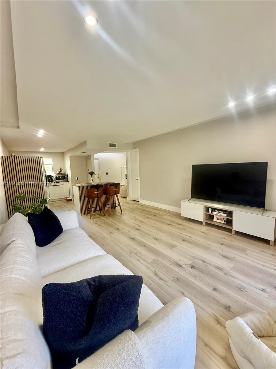 A12016408 Property Photo 14
