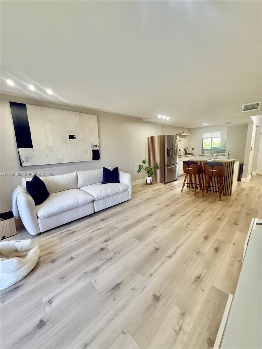 A12016408 Property Photo 15