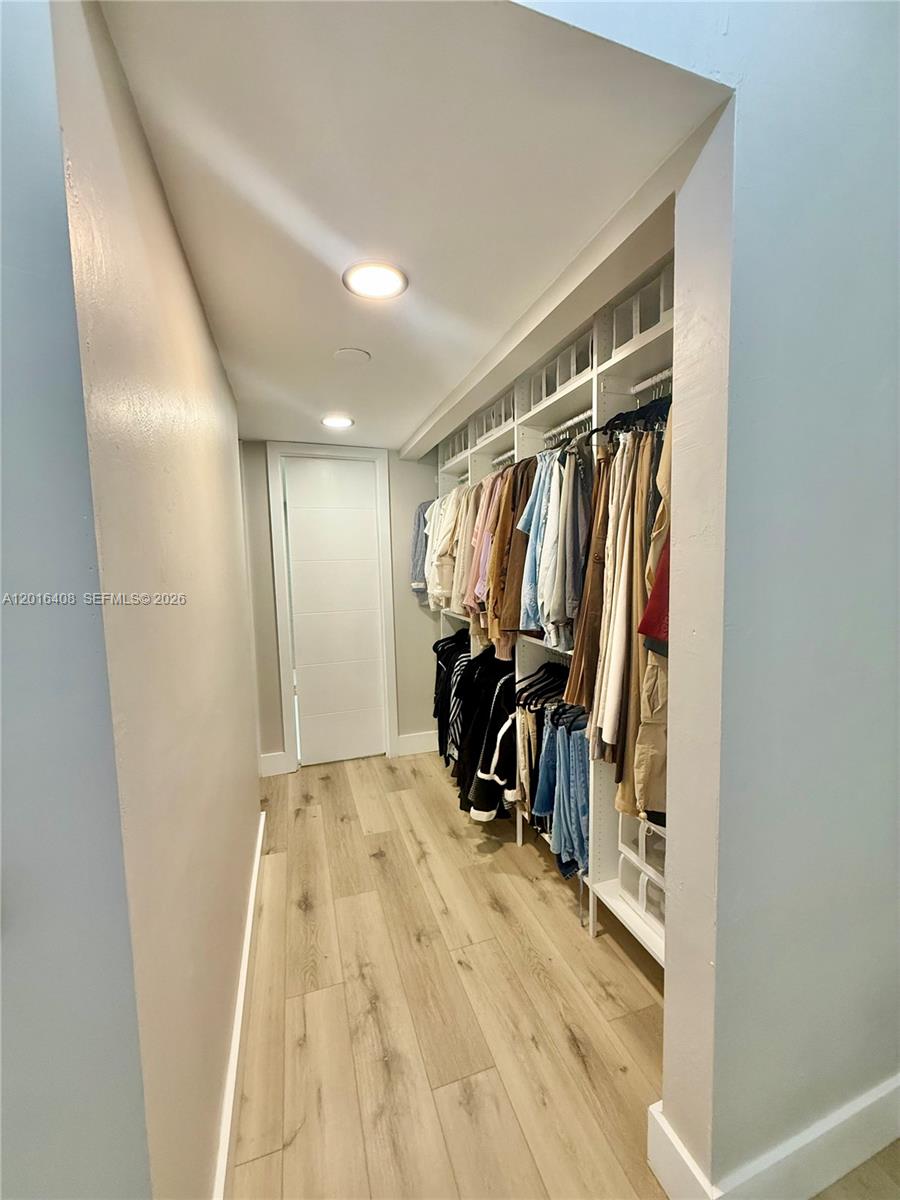 A12016408 Property Photo 23