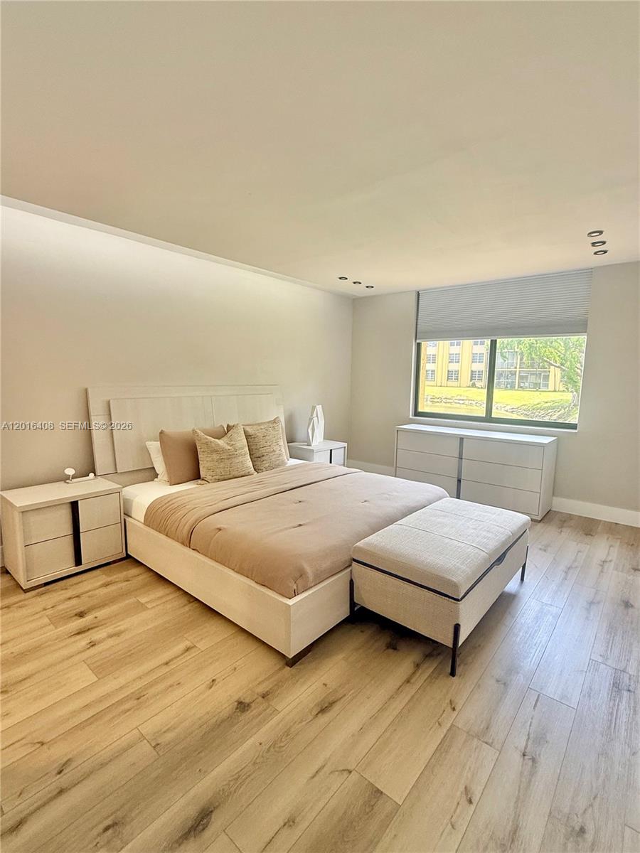 A12016408 Property Photo 24
