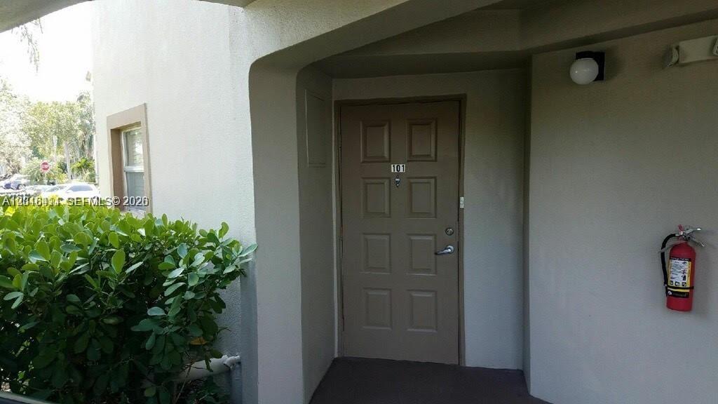 550 Sw 137th Avenue 101l Property Photo 9