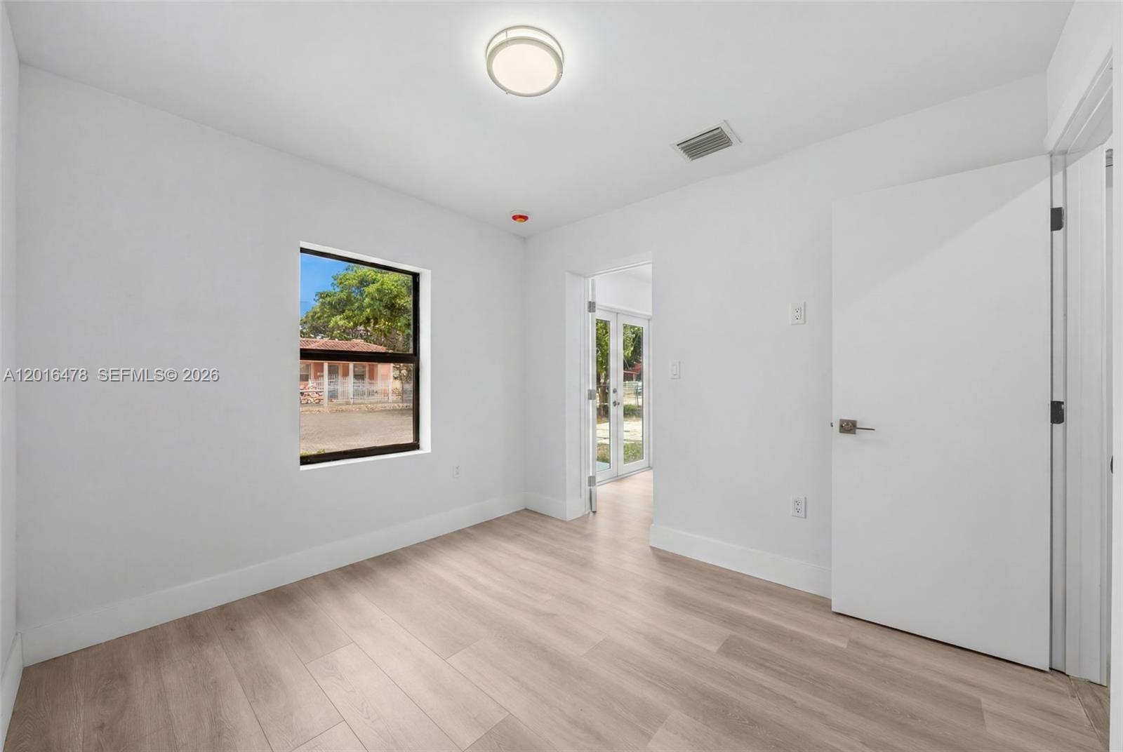4746 Nw 10th Avenue Property Photo 15