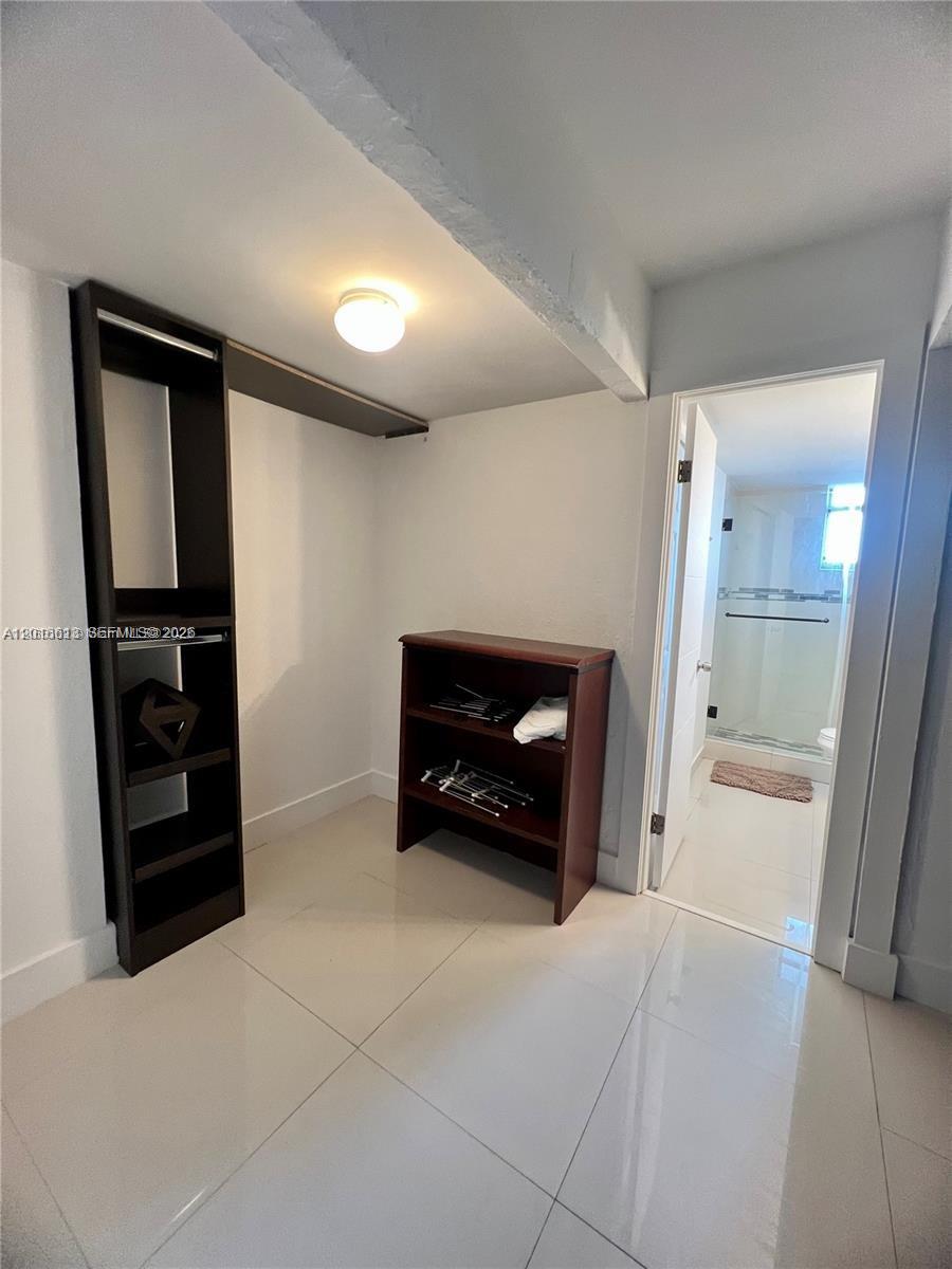2903 N Miami Beach Boulevard 906 Property Photo 17