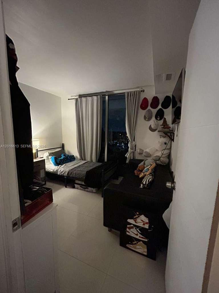2903 N Miami Beach Boulevard 906 Property Photo 24