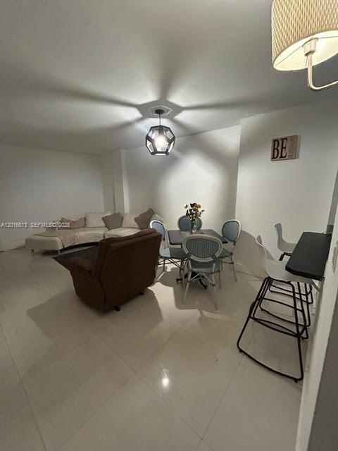 2903 N Miami Beach Boulevard 906 Property Photo 27