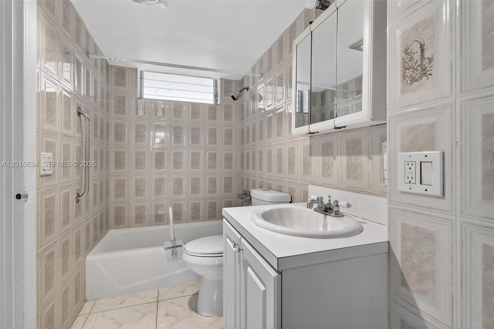 2905 Point East Drive L311 Property Photo 5