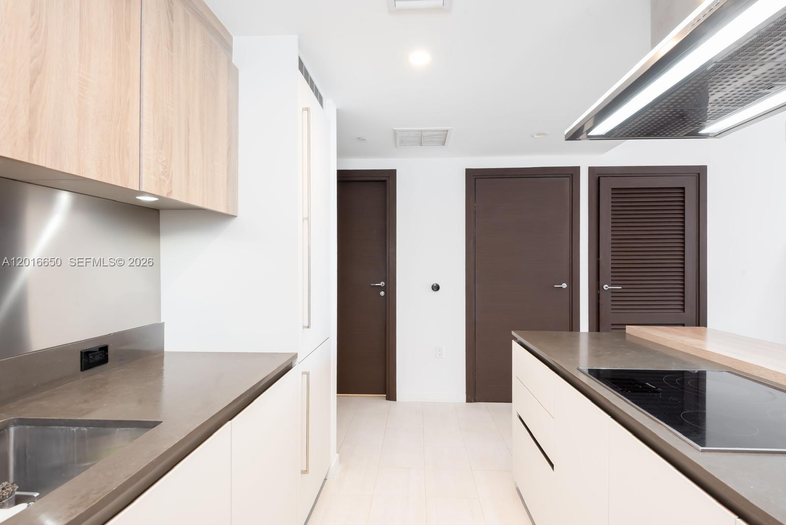 1000 Brickell Plaza 2603 Property Photo 24