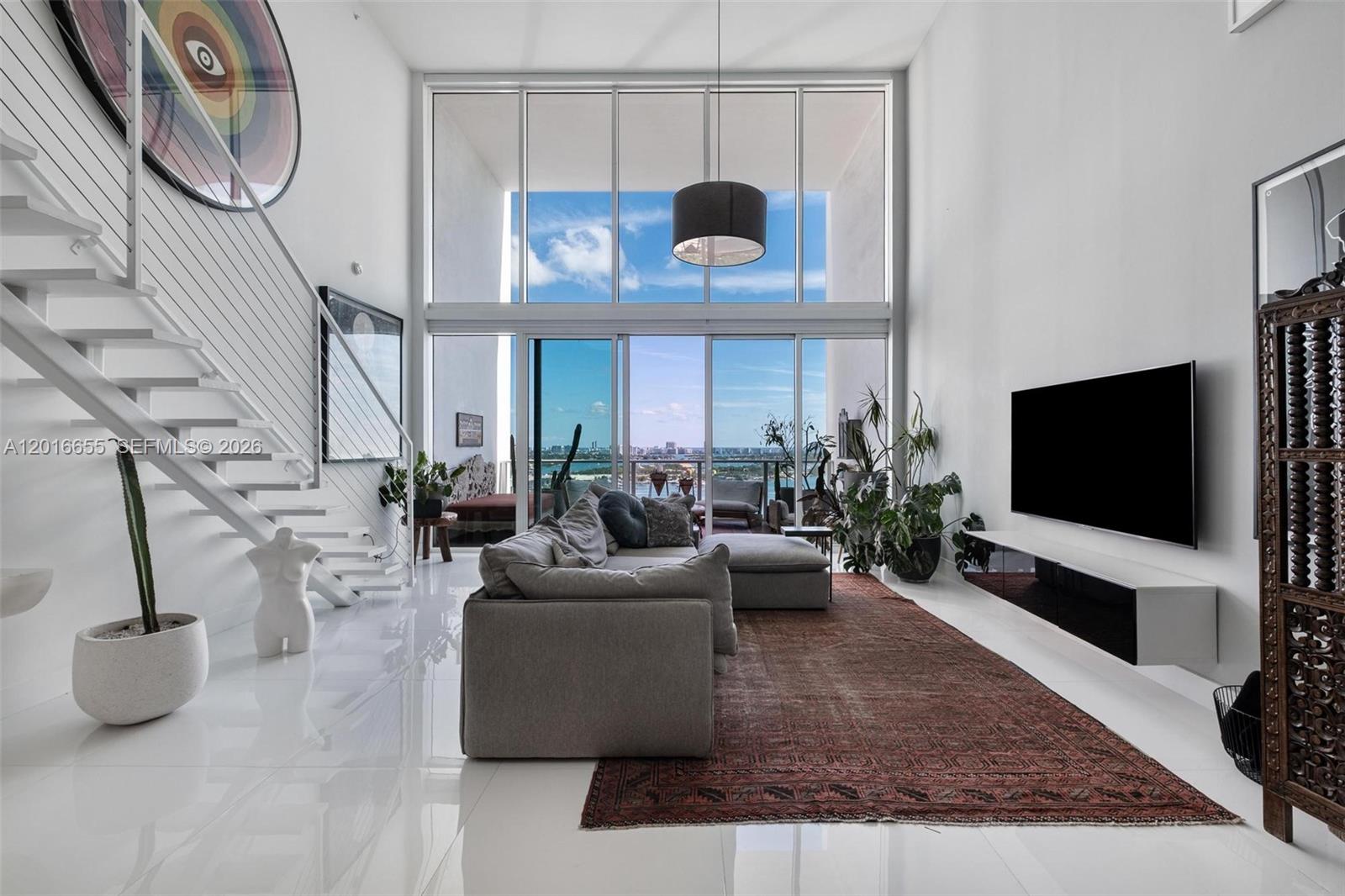 1040 Biscayne Boulevard 2203 Property Photo 3