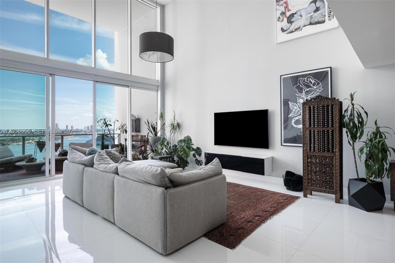 1040 Biscayne Boulevard 2203 Property Photo 5
