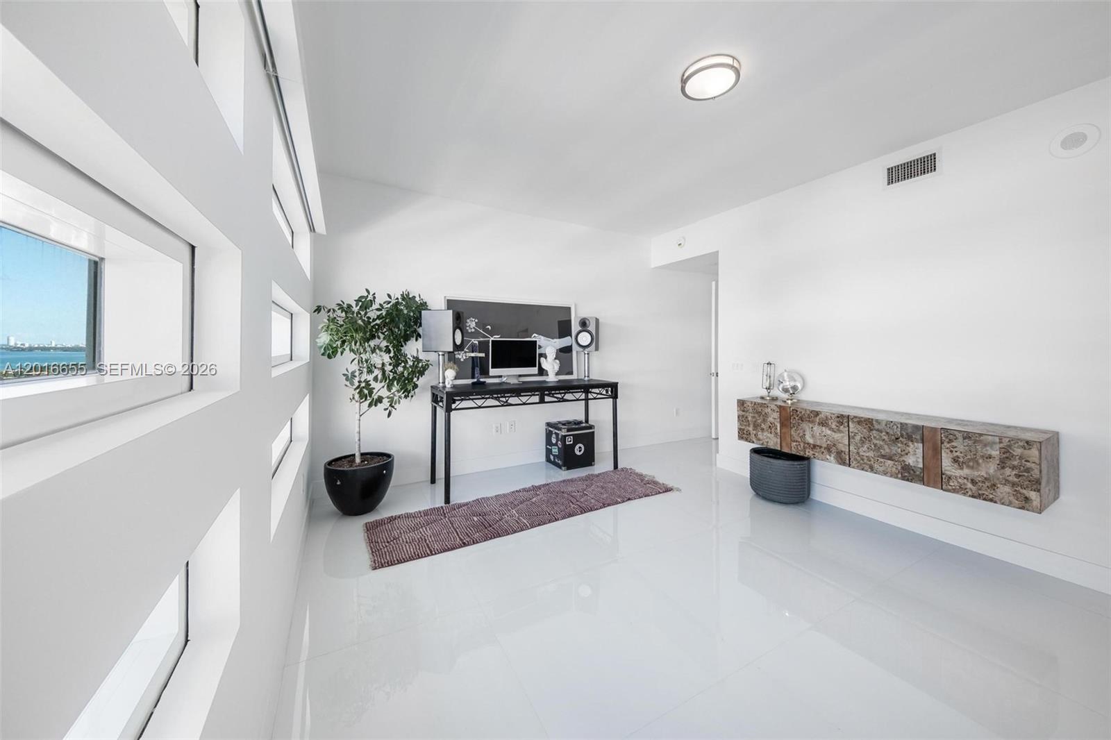 1040 Biscayne Boulevard 2203 Property Photo 45