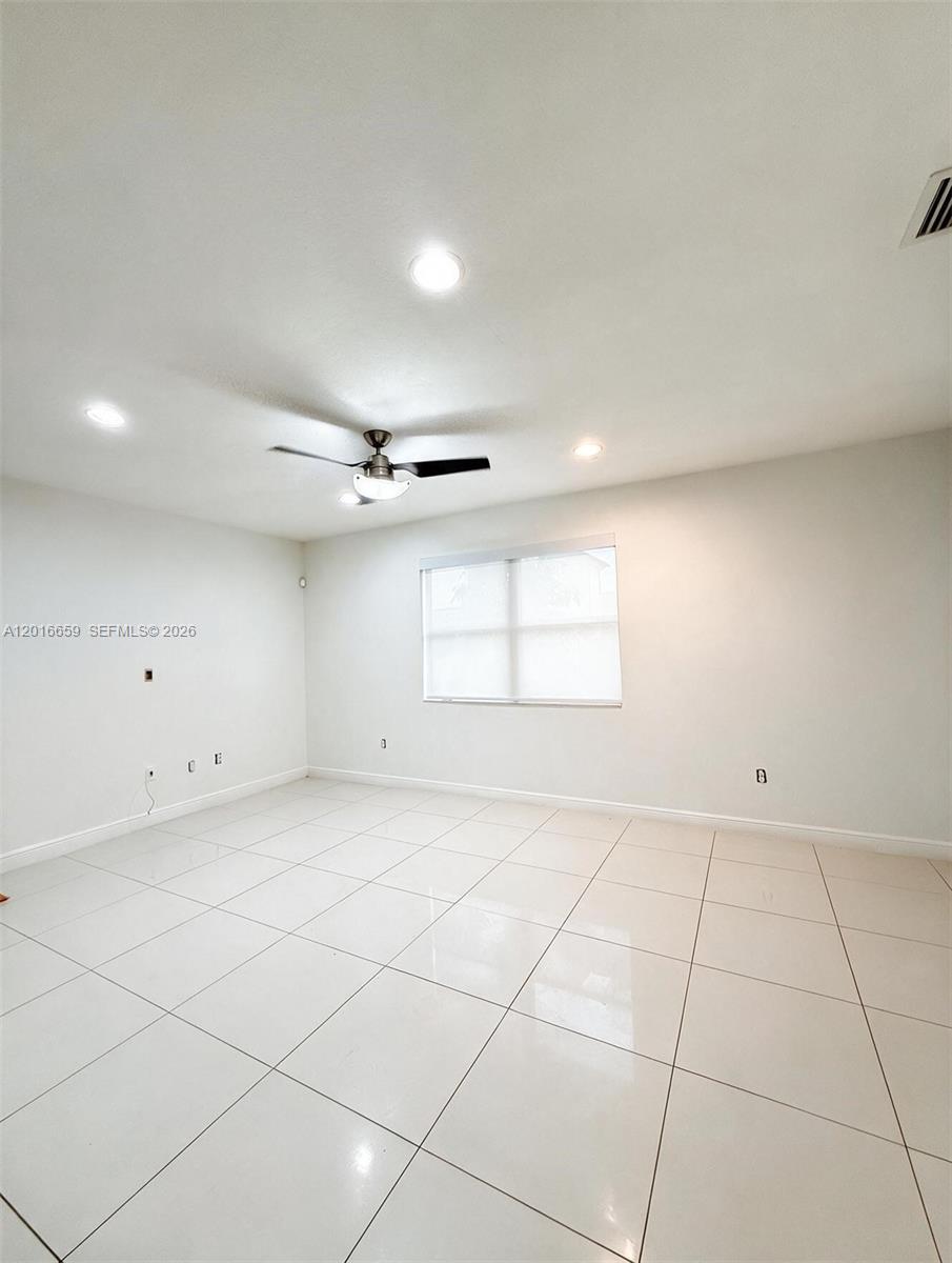 9845 Nw 86th Terrace Property Photo 13