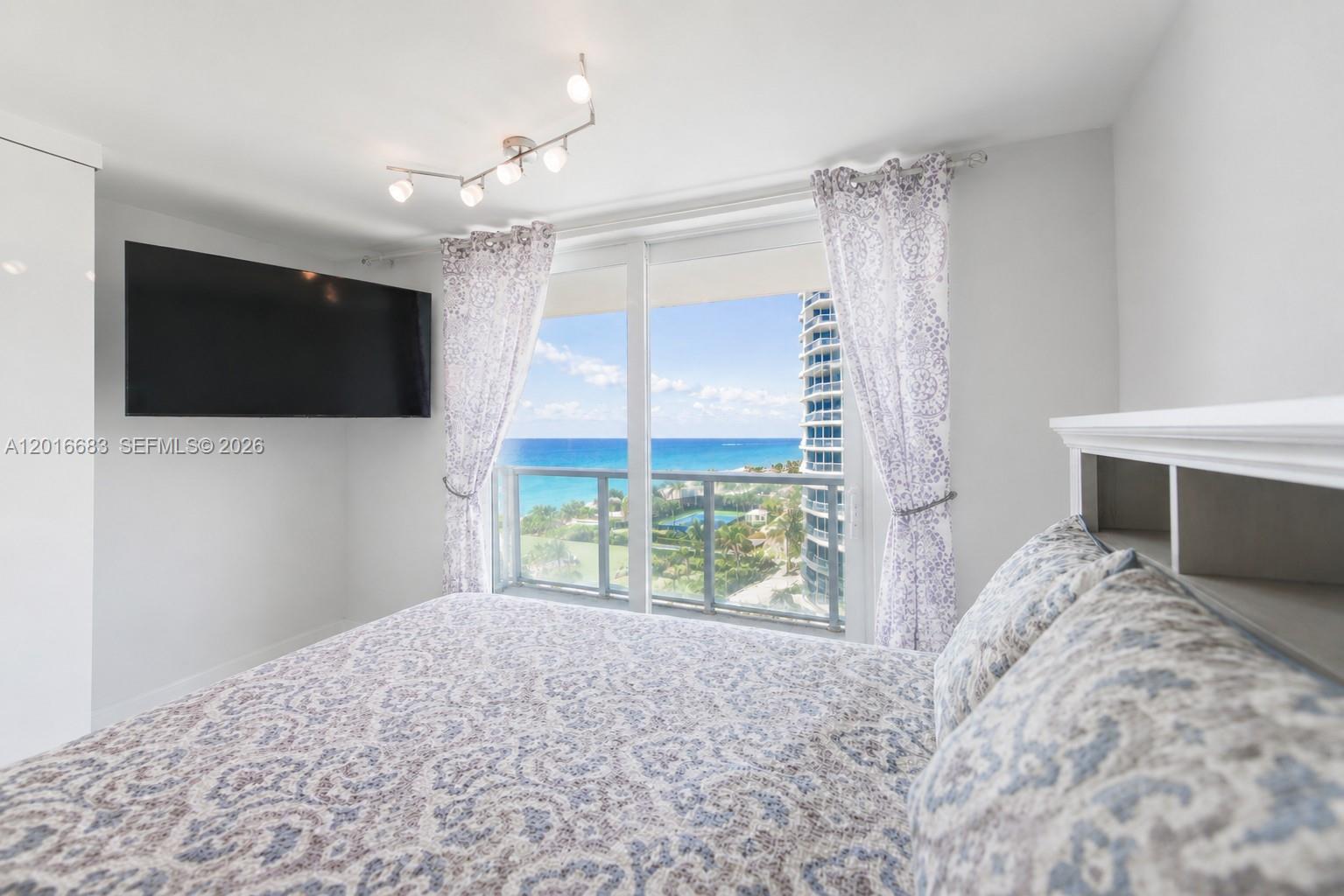 19201 Collins Avenue 609 Property Photo 4