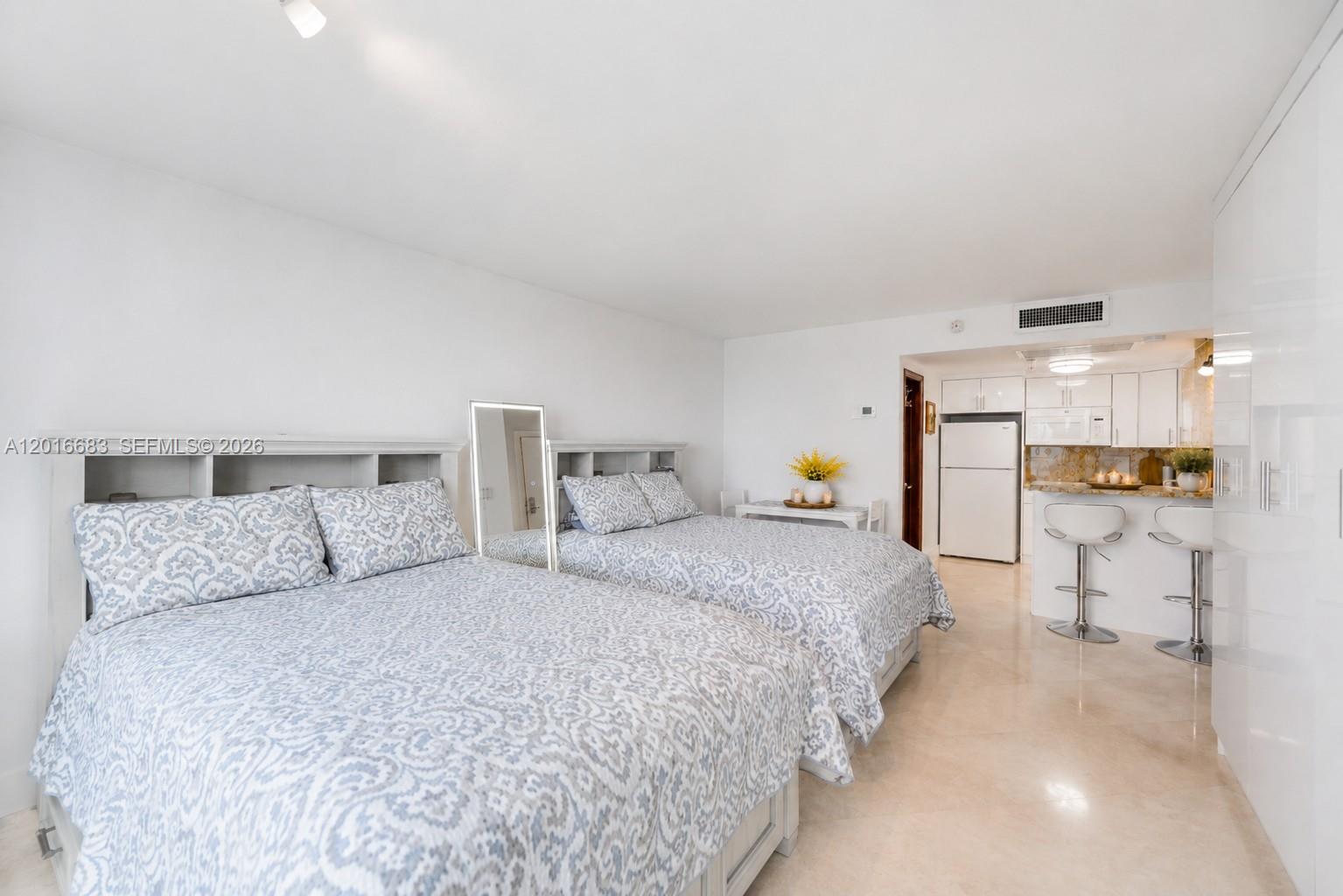19201 Collins Avenue 609 Property Photo 8