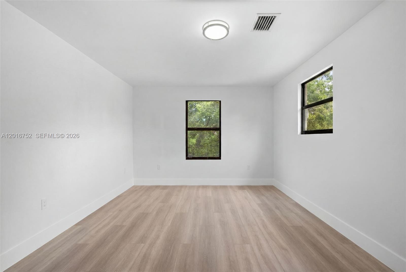 4746 Nw 10th Avenue Property Photo 28
