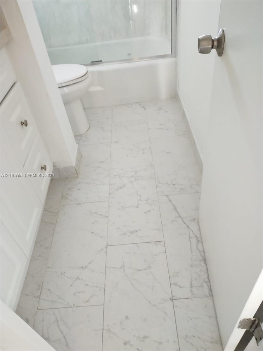 201 Ne 14th Avenue 10c Property Photo 23