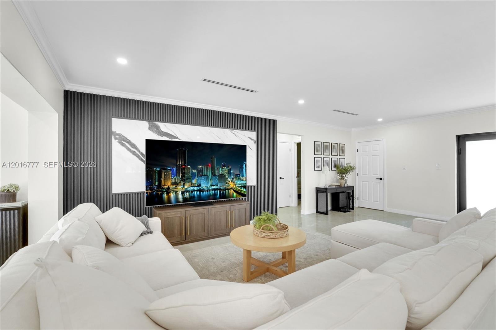 3411 Thomas Street Property Photo 4