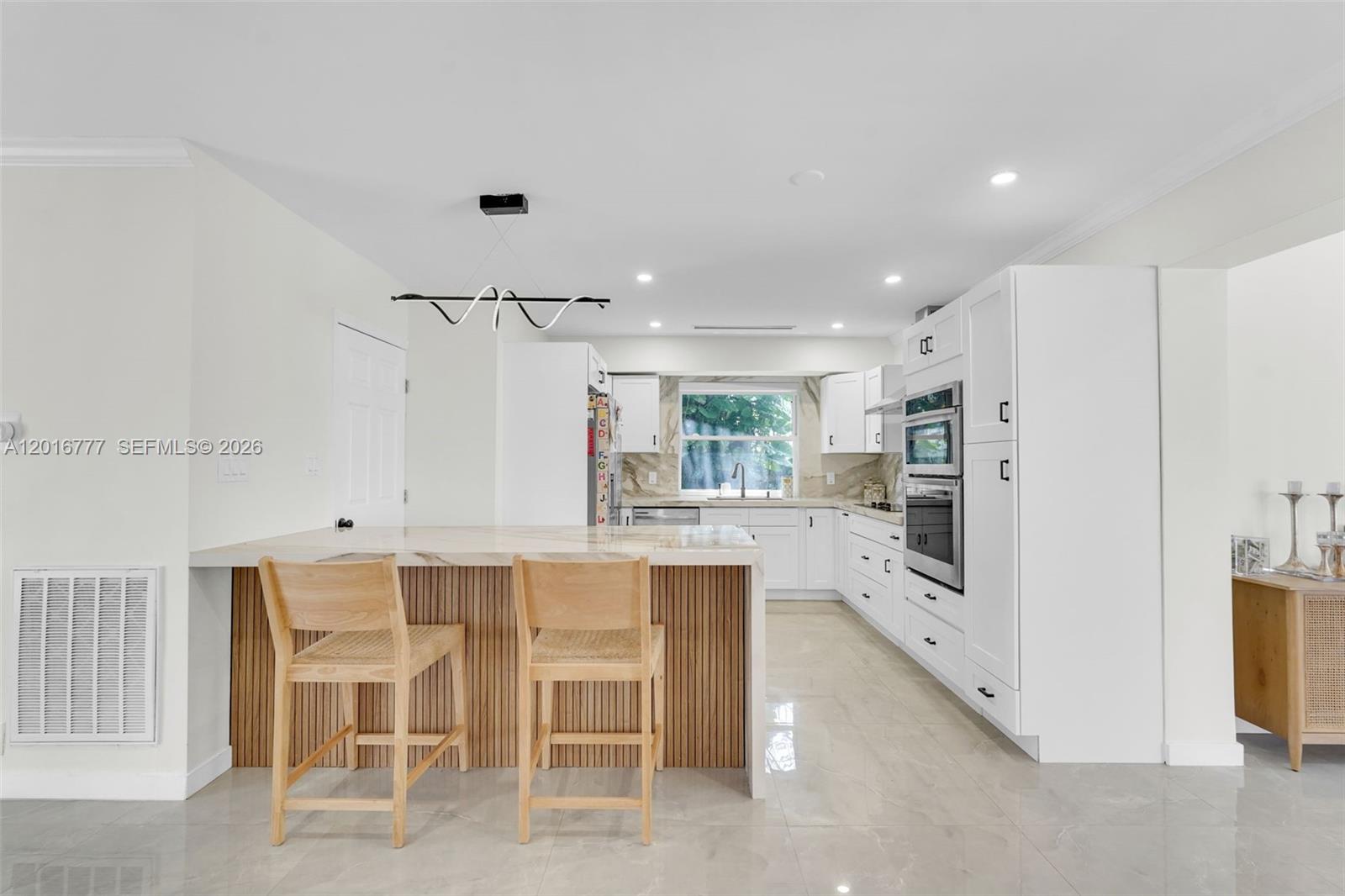 3411 Thomas Street Property Photo 10