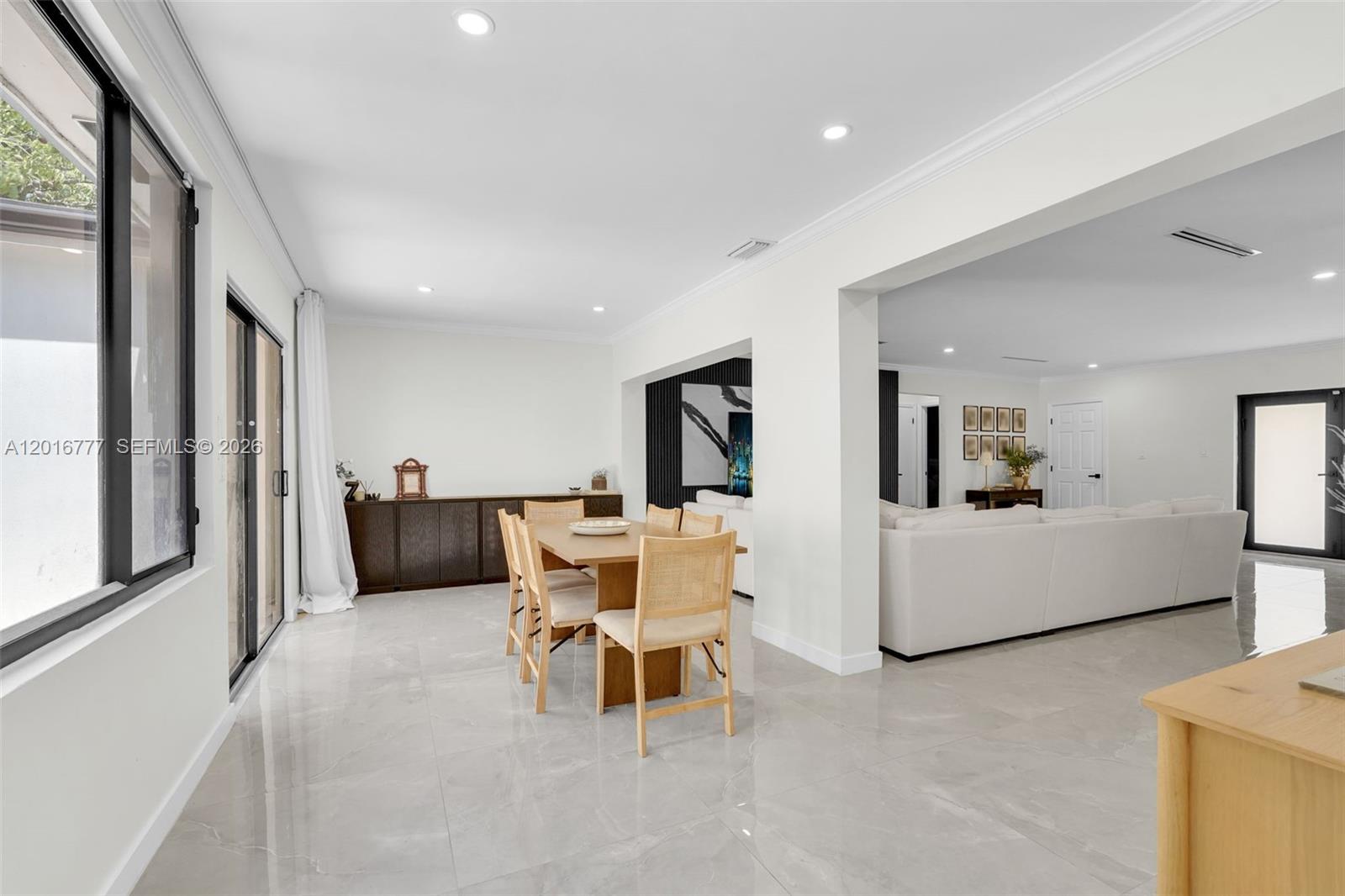 3411 Thomas Street Property Photo 16