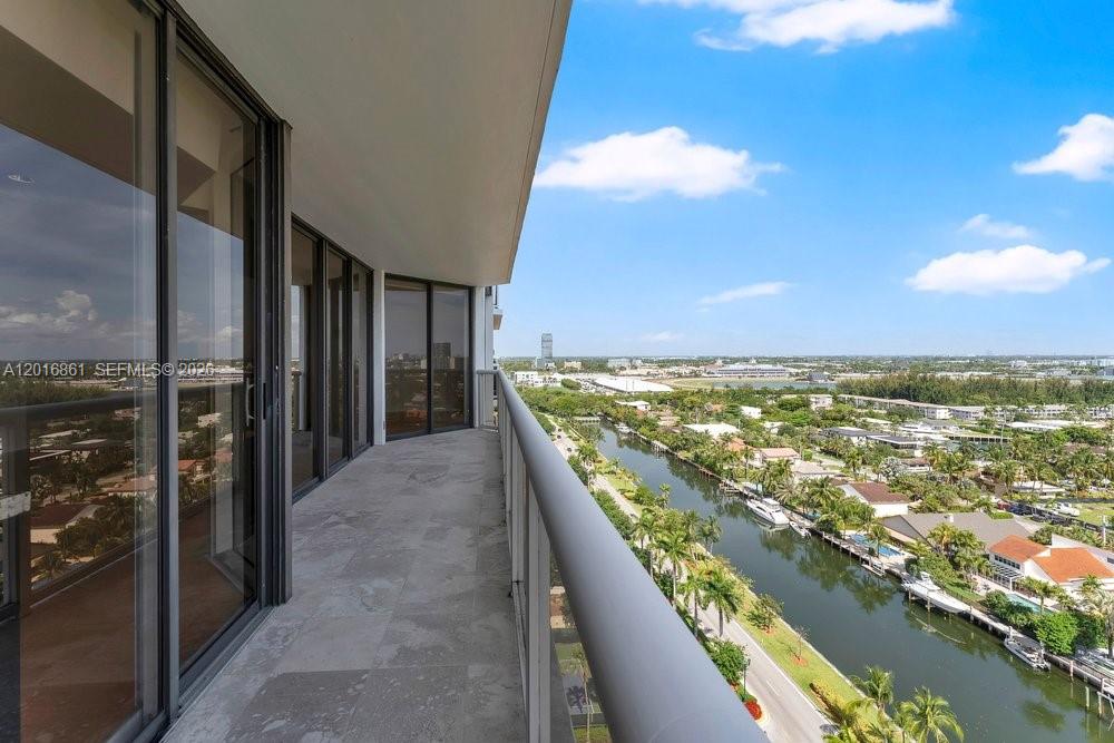 3600 Yacht Club Drive 1801 Property Photo 4