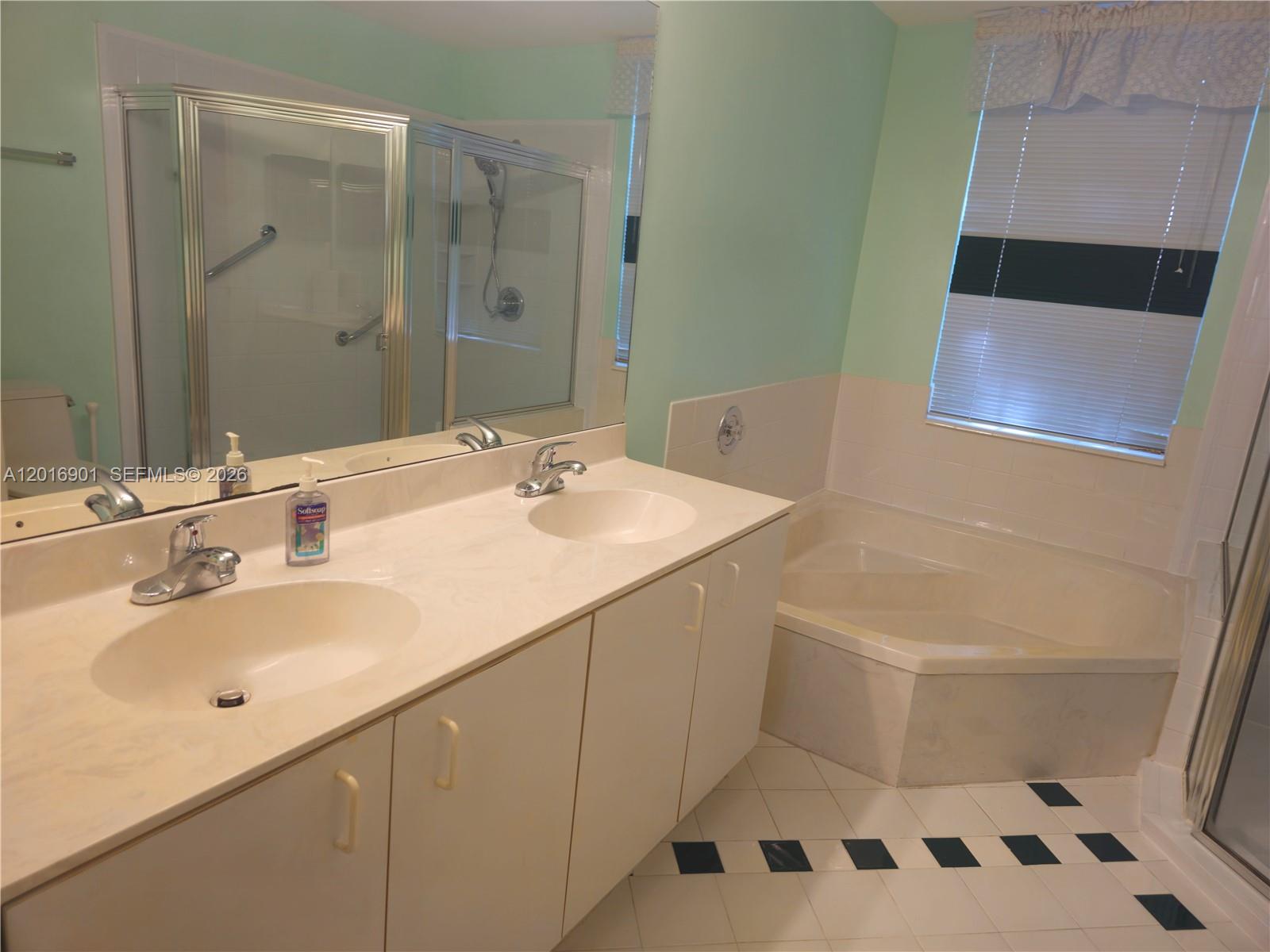 14715 Balgowan Road 104-9 Property Photo 7