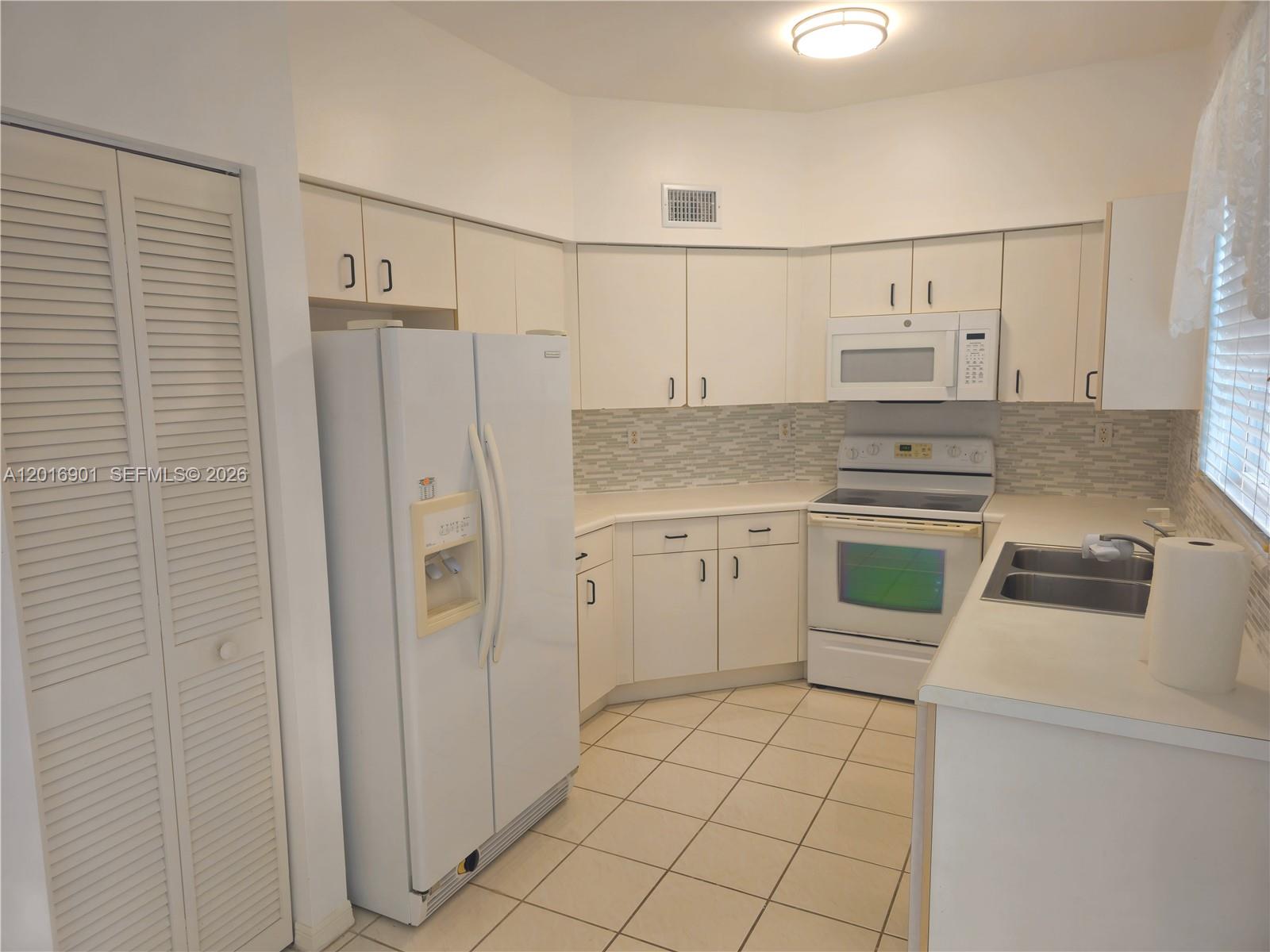 14715 Balgowan Road 104-9 Property Photo 10