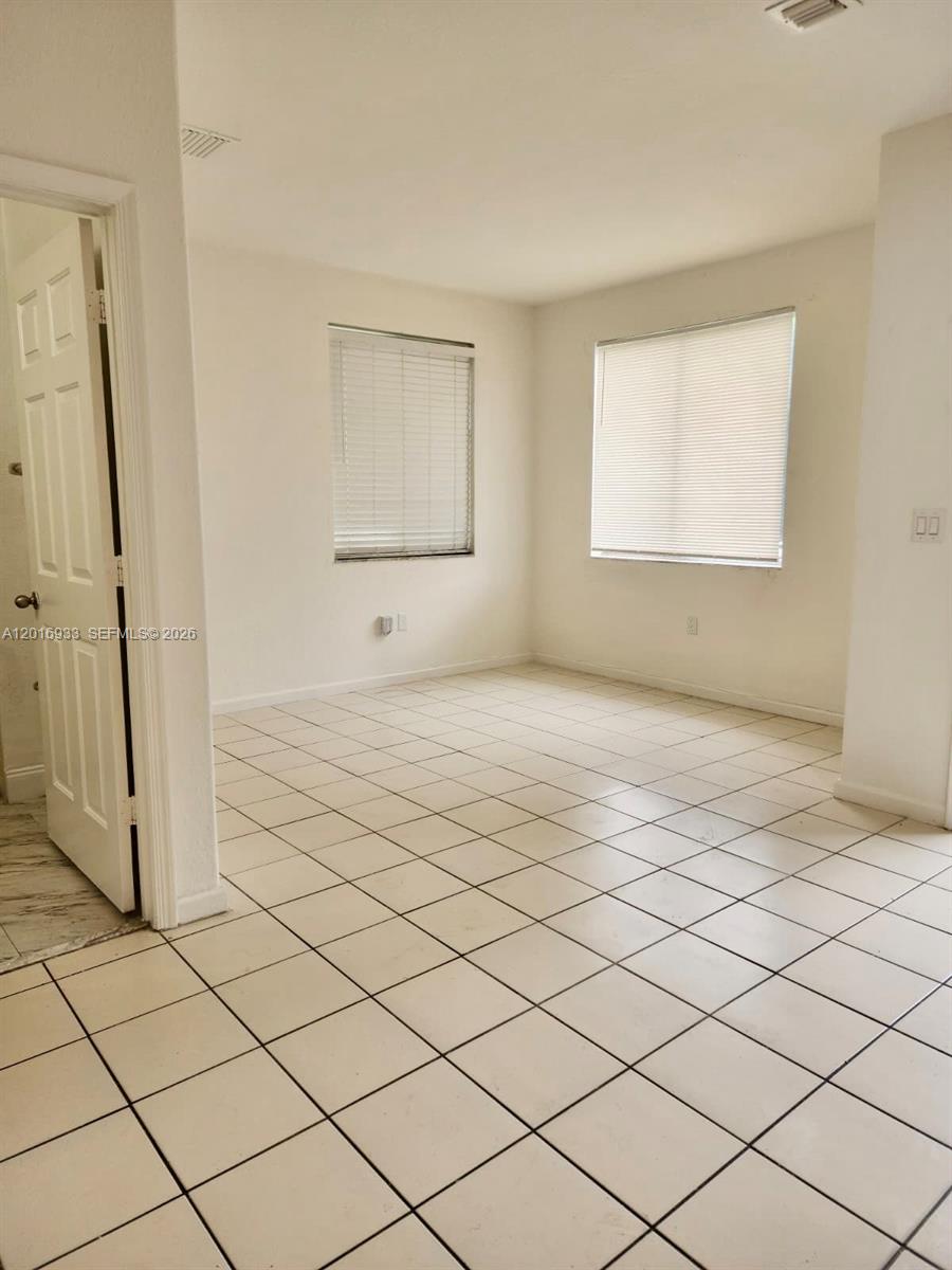 A12016933 Property Photo 8