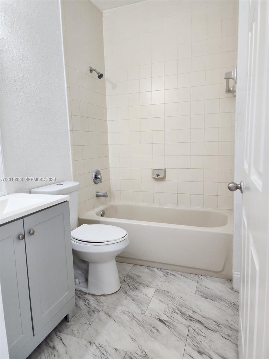 A12016933 Property Photo 12