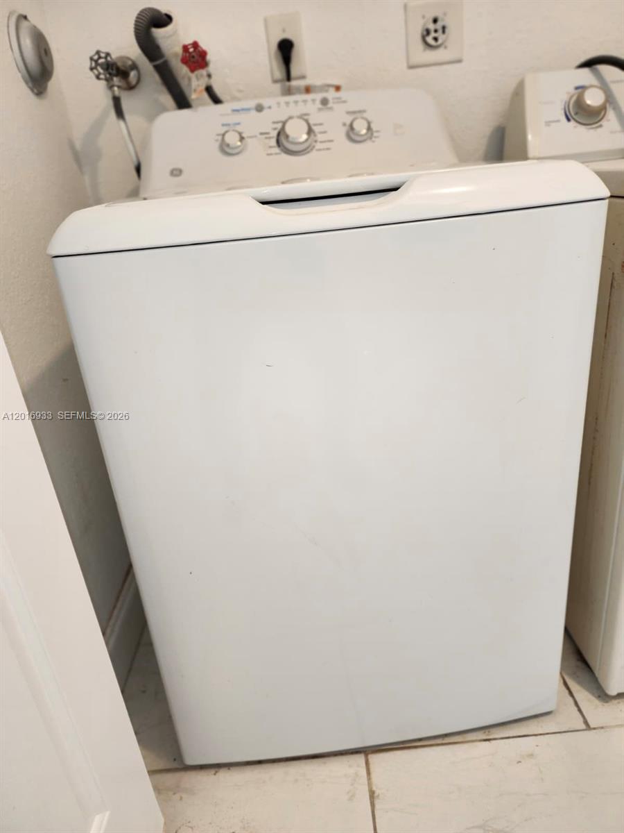 A12016933 Property Photo 16