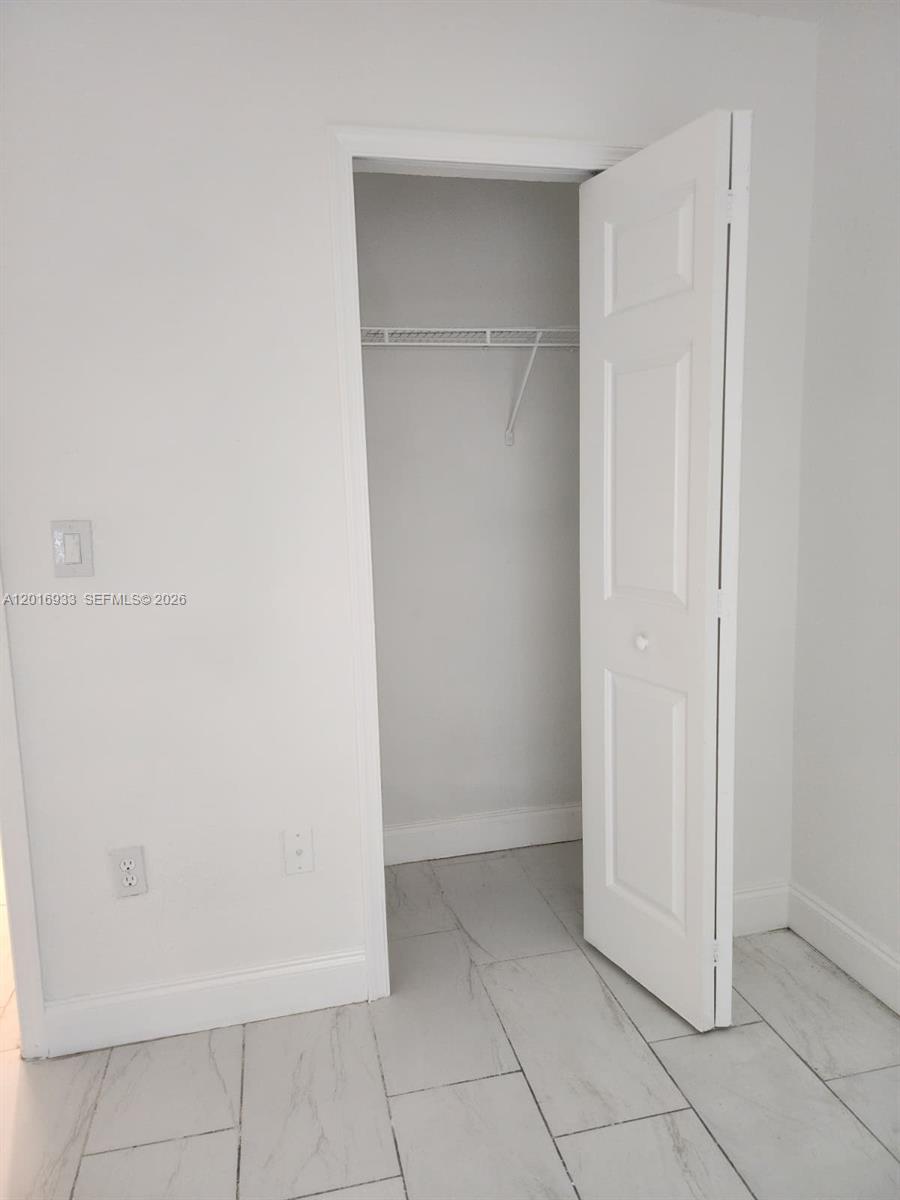 A12016933 Property Photo 22