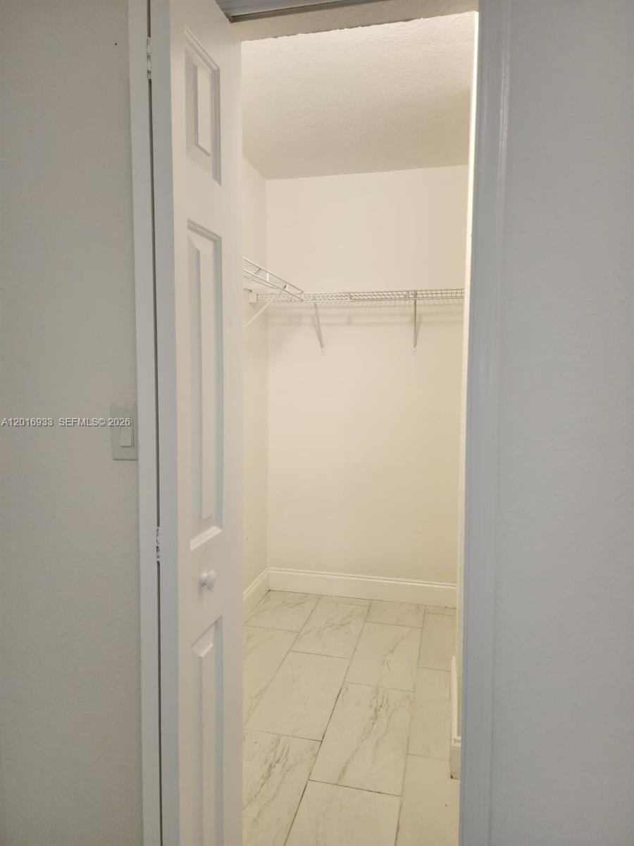 A12016933 Property Photo 24