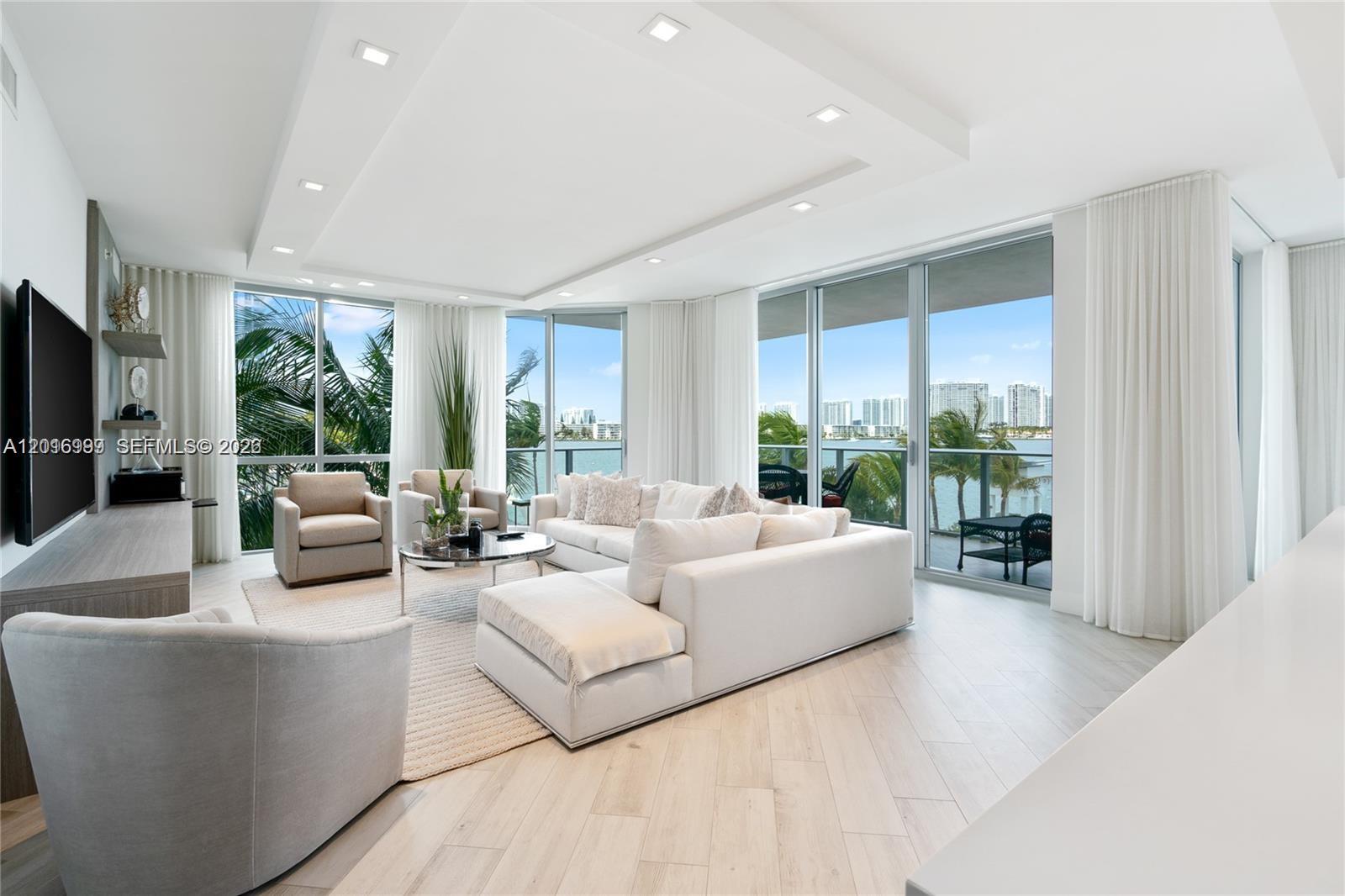 17111 Biscayne Boulevard 209