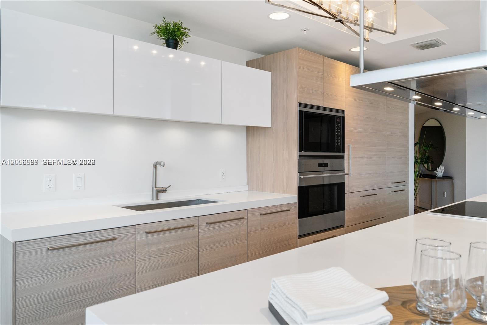 17111 Biscayne Boulevard 209 Property Photo 12