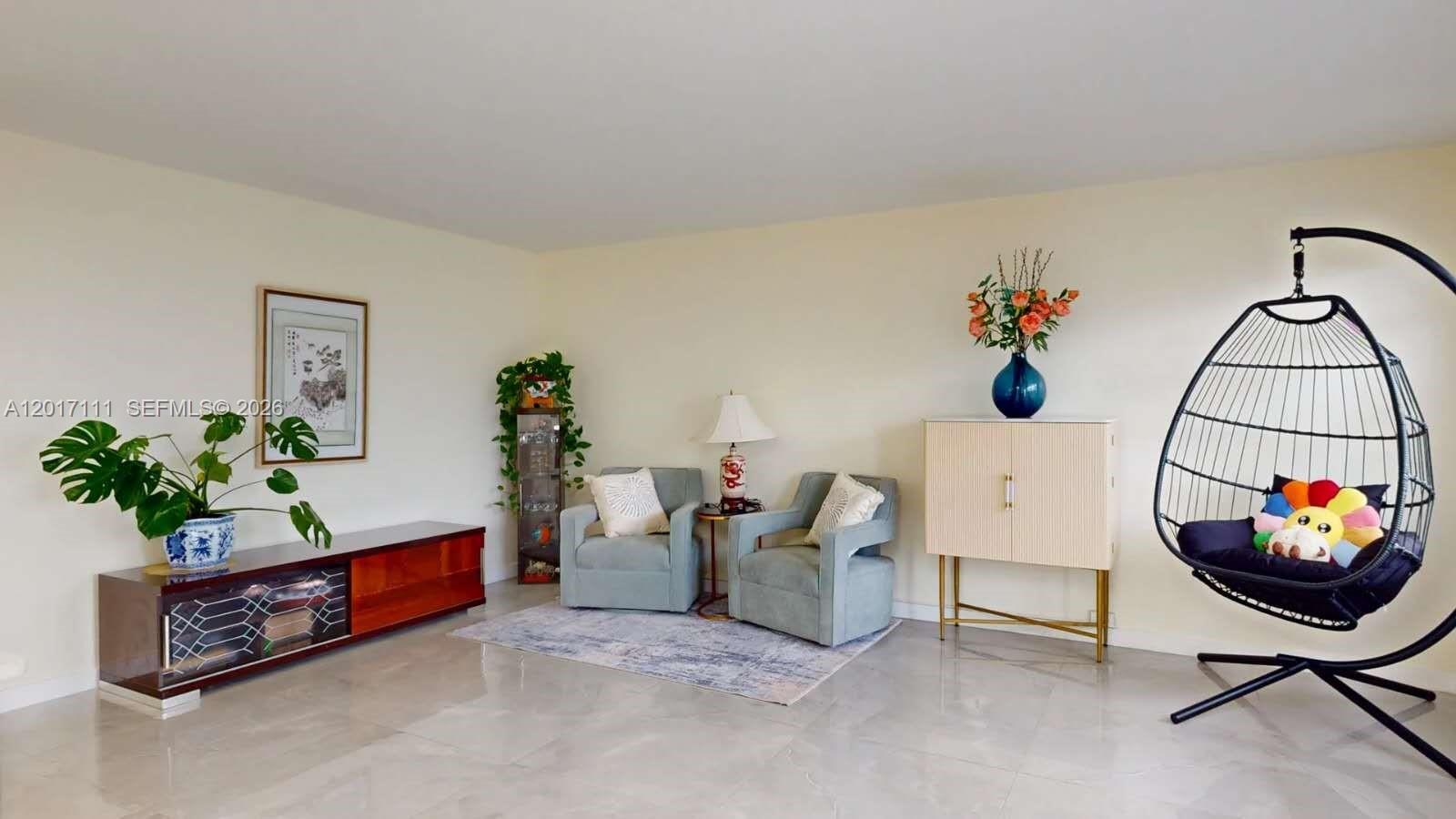 325 Wellington G G Property Photo 3