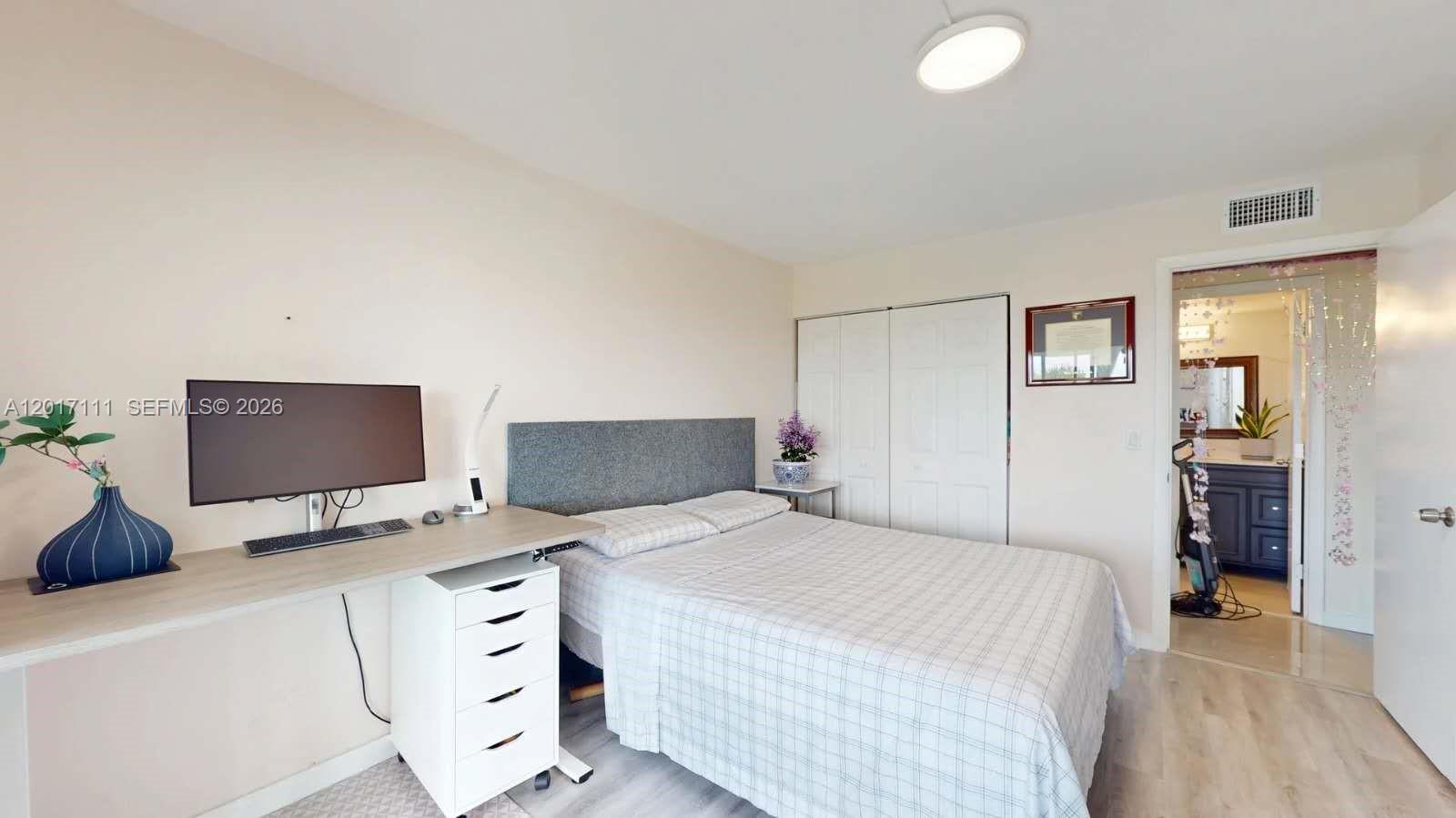 325 Wellington G G Property Photo 11