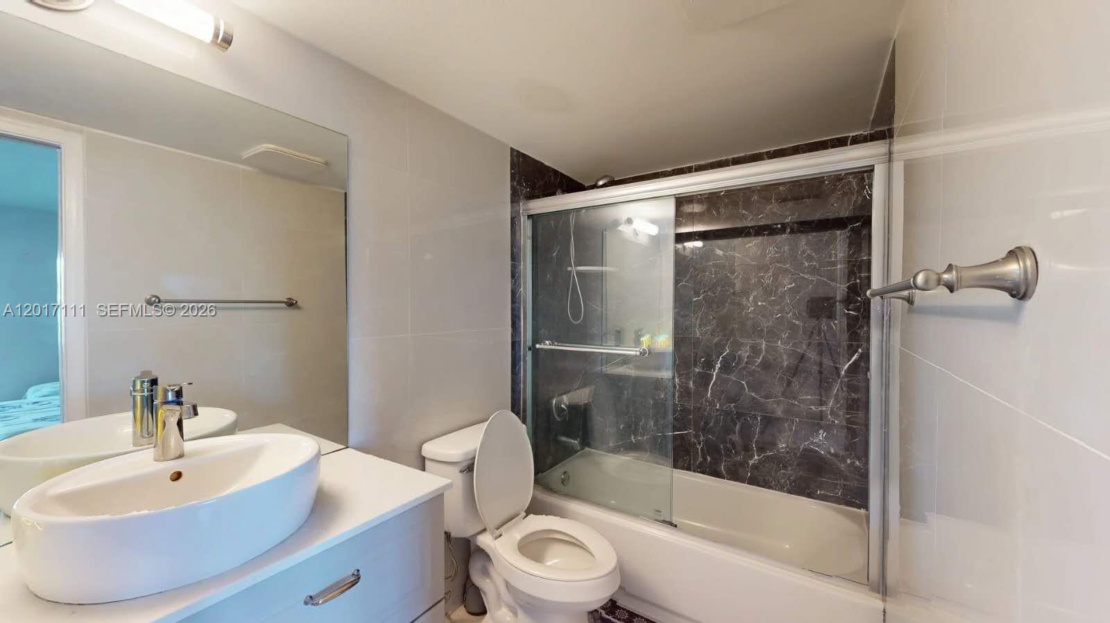 325 Wellington G G Property Photo 14