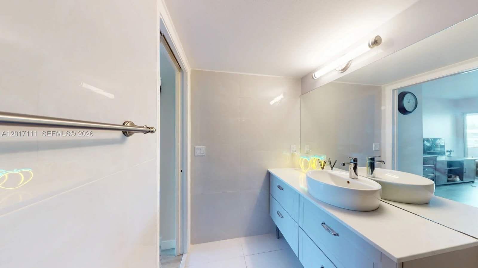 325 Wellington G G Property Photo 15