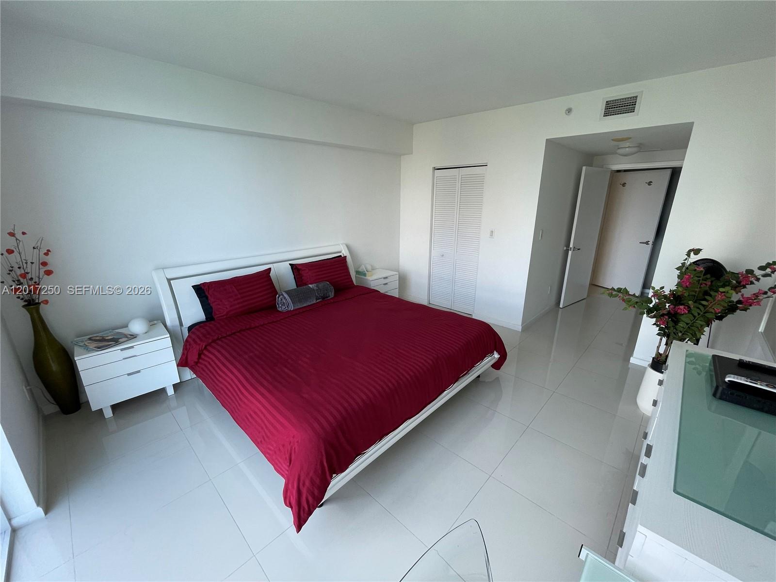 335 S Biscayne Boulevard 1209 Property Photo 9