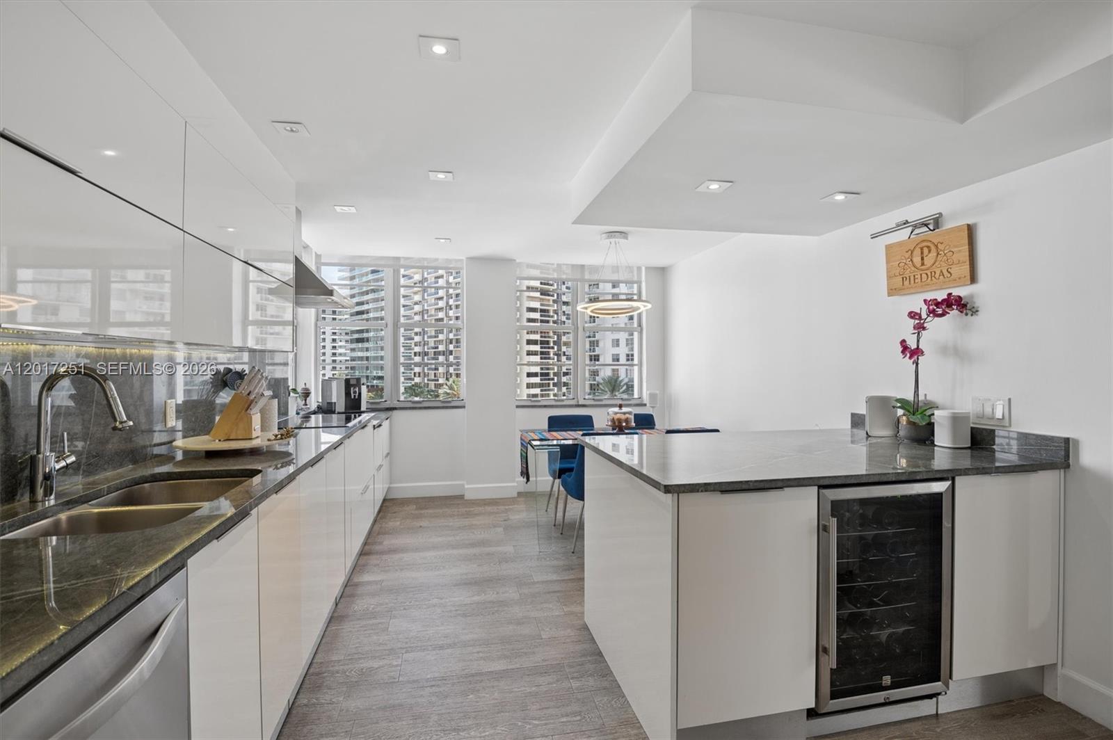 5660 Collins Avenue 6c Property Photo 13