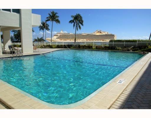 2100 S Ocean Drive 10b Property Photo 18