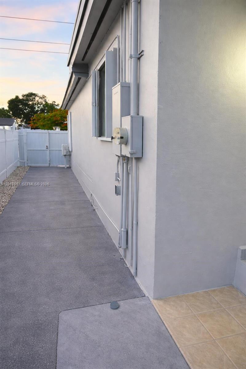538 E 13th Street Property Photo 7