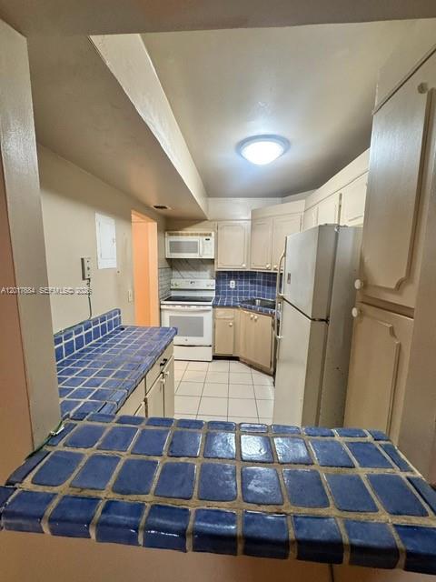 A12017684 Property Photo 4